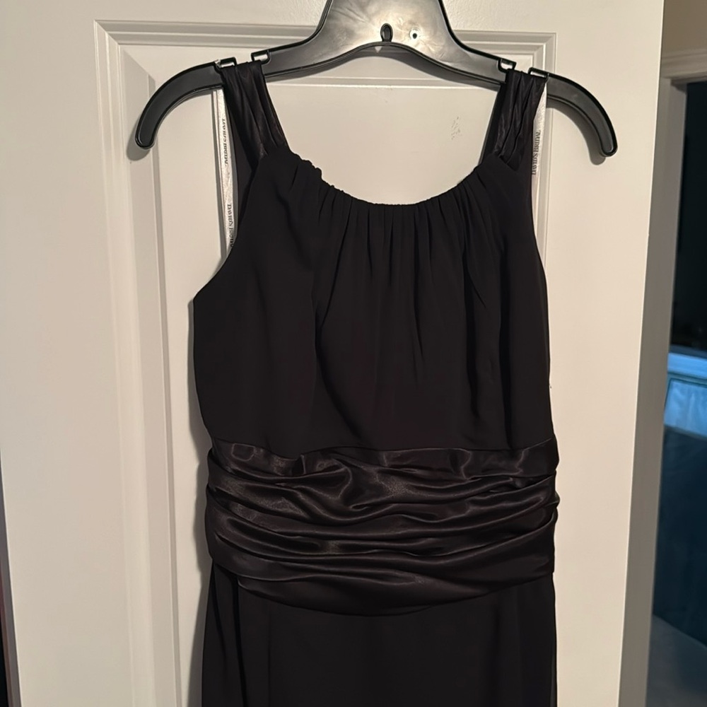 Elegant Black Sleeveless Dress